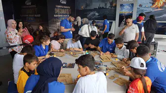 Şanlıurfa TEKNOFEST alanında minik mühendisler yerli MEMATT maketlerini birleştiriyor