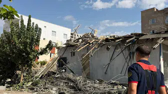 Cizre'de inşaat halindeki evin ikinci katı çöktü: 5 yaralı