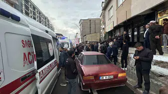 Yüksekova sokaklarında taşlı sopalı kavga sonucu dört kişi yaralandı