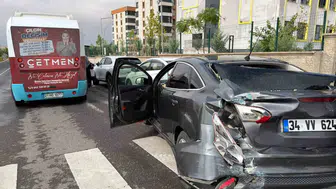 Diyarbakır'da halk otobüsü ve otomobil çarpıştı