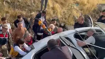 Elazığ'da kontrolden çıkan otomobil şarampole yuvarlandı