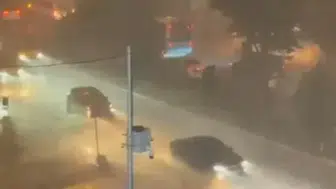 Mardin'de aniden bastıran sağanak ve dolu hayatı felç etti