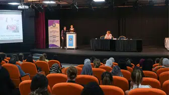 Meme kanserinde erken tanı hayat kurtarıyor: Diyarbakır'da uzmanından kritik uyarılar