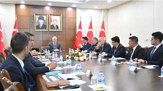 Dicle Üniversitesi'nde yeni dönem hazırlığı: Vali Zorluoğlu başkanlığında kritik toplantı