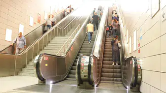 Mardin’de AVM kabusu: Yürüyen merdivene sıkışan 3 yaşındaki çocuğun parmağı koptu