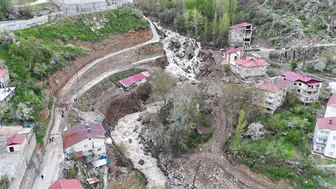 Beytüşşebap'ta sel felaketi 20 ev boşaltıldı