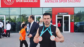 Mazıdağlı Ömer Ekinci dünya ringlerinde gümüş madalya kazandı