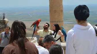 Mardin bayram tatilinde turist akınıyla doldu taştı