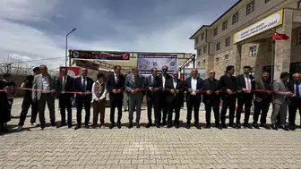 Yüksekova’da bilim ve yerel tatlar aynı stantta buluştu