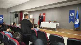 Ercişli lise öğrencilerine üniversite yolunda kariyer rehberliği