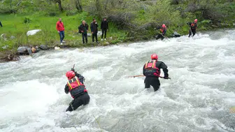 Muş’ta köprüden suya düşen kadın ikinci gündür aranıyor