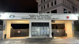 Kayapınar’daki kıraathaneye silahlı saldırı sonucu bir kişi yaşamını yitirdi