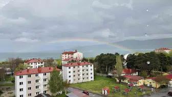 Tatvan semalarında yağmur sonrası renk cümbüşü