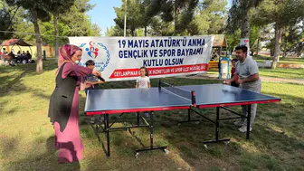 Ceylanpınar Cumhuriyet Parkı masa tenisi heyecanıyla şenlendi