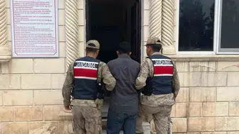 Karaköprü'de aranan dolandırıcı jandarmaya yakalandı