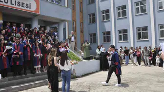 Bulanık Anadolu Lisesi mezunlarını uğurladı