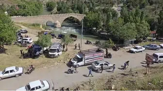 Çermik’te kurbanlıklar tarihi köprünün dibinde satışa çıktı