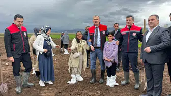 Ağrı'da çiftçiye meyve fidanı desteği