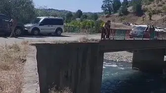 Bingöl’de piknik yaparken çaya düşen genç kayboldu