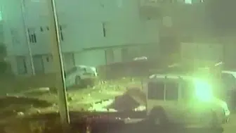 Suruç’ta kendi kendine hareket eden otomobil çukura gömüldü