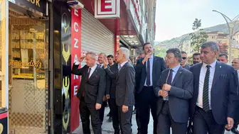 Bakan Uraloğlu Hakkari esnafıyla buluştu