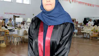 Van'da 56 yaşındaki Aysel Özbek kep atarak lise mezunu oldu
