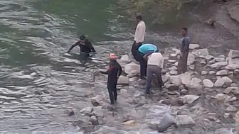 Bitlis'te serinlemek için dereye giren kardeşlerden acı haber geldi