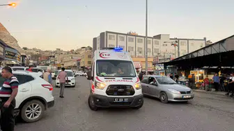 Birecik’te iki grup birbirine girdi Bir kişi bıçaklandı