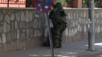 Ağrı'da sahipsiz valiz paniği kontrollü patlamayla sona erdi