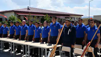 Ahlat cezaevinde personel günü kutlaması