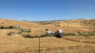 Batman'da tır sulama kanalına uçtu