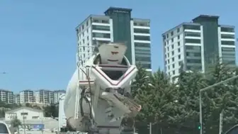 Elazığ’da yola beton akıtan miksere ağır fatura