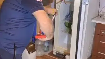 Elazığ’da bir ev sahibi buzdolabında yılanla karşılaştı