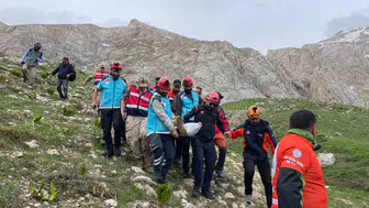 Tunceli kırsalında mahsur kalan yaralı beş saatte kurtarıldı