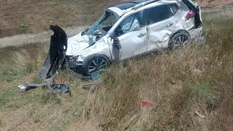 Batman yolunda kaza yapan otomobil şarampole uçtu
