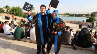 Üniversiteyi oğluyla aynı sırada bitiren anne bölüm birincisi oldu