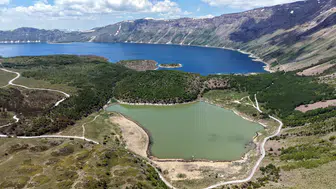 Tatvan Nemrut Kalderası yerli ve yabancı turistlerin gözdesi oldu
