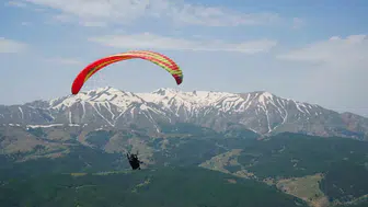 Kurtik Dağı semalarında yamaç paraşütü heyecanı başladı