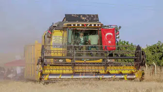 Mardin çiftçisi bereketli bir hasat dönemi yaşıyor