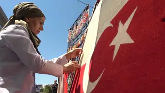 Vanlı kursiyerlerin el emeği ürünleri sergileniyor