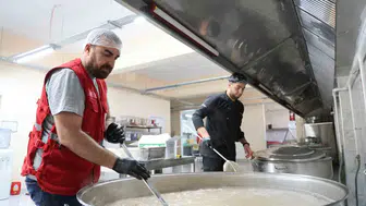 Elazığ Kızılay aşevinde aşure mesaisi başladı