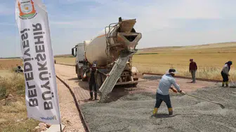 Şanlıurfa’da üç ilçeyi birleştiren yolda beton dönemi başlıyor