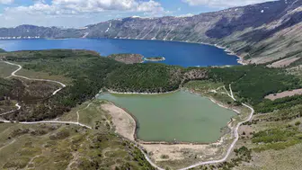 Bitlis Nemrut Krater Gölü yaz mevsimiyle ziyaretçi akınına uğradı