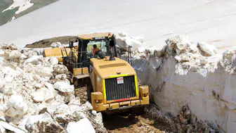 Van'da haziran ayında 3 bin 800 metrede kar mesaisi