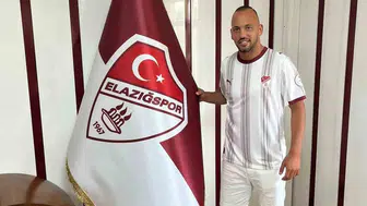 Elazığspor yeni başkanıyla ilk imzayı attı