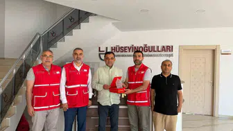 Mardinli iş insanı Veysi Duyan Kızılay’dan ödül aldı