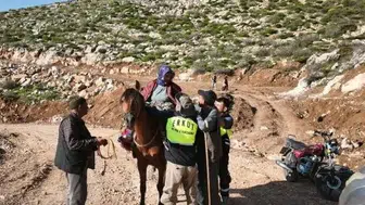 Siirt'te yaşam mücadelesi Dağ başında kalp krizi geçiren kadın kurtarıldı