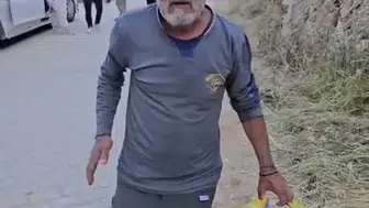 Çermik’te piknikçilerin bıraktığı çöpleri bir vatandaş tek başına temizledi
