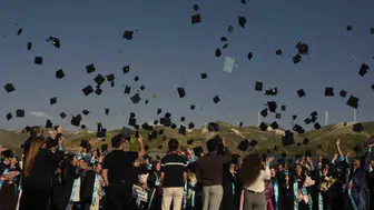 Bitlis Eren Üniversitesi 2 bin 800 gencini uğurladı