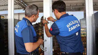 Şanlıurfa’da hijyen skandalı Böcekli tatlı satan işletme mühürlendi